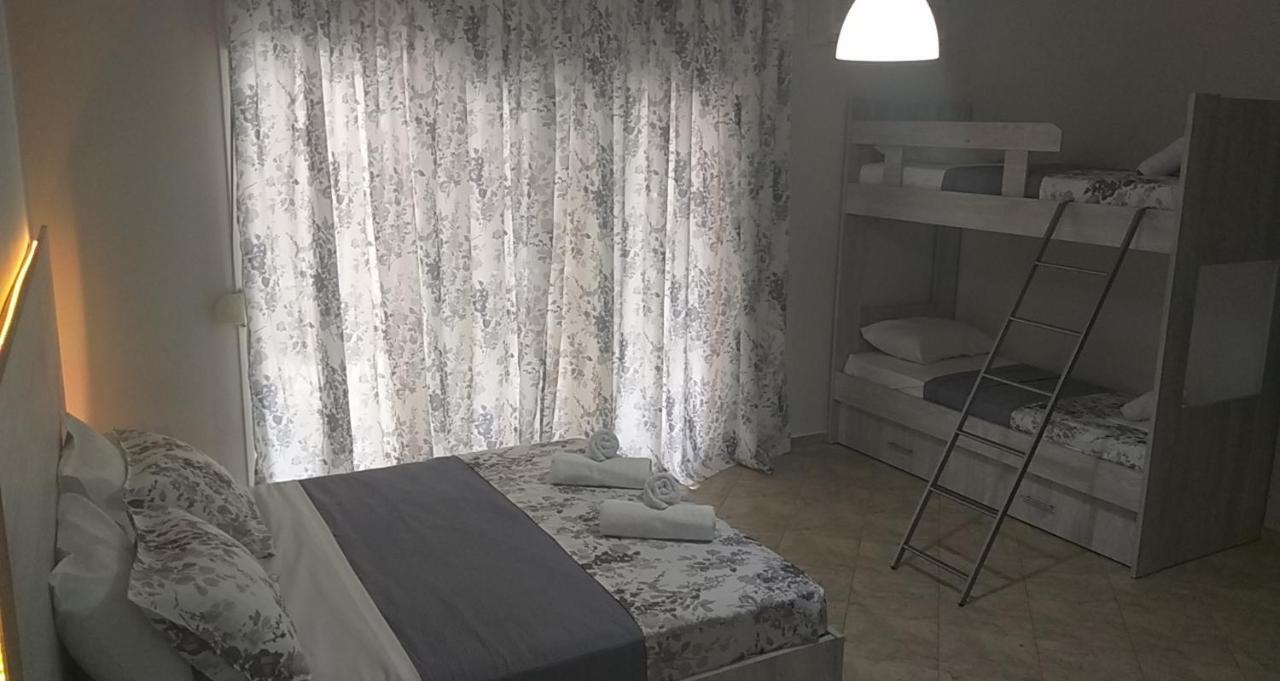 Appartamento Studio Garden Nea Kallikrateia Esterno foto