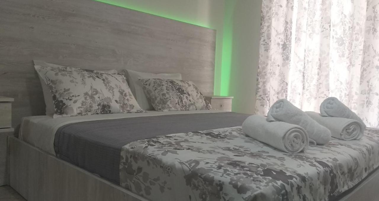 Appartamento Studio Garden Nea Kallikrateia Esterno foto